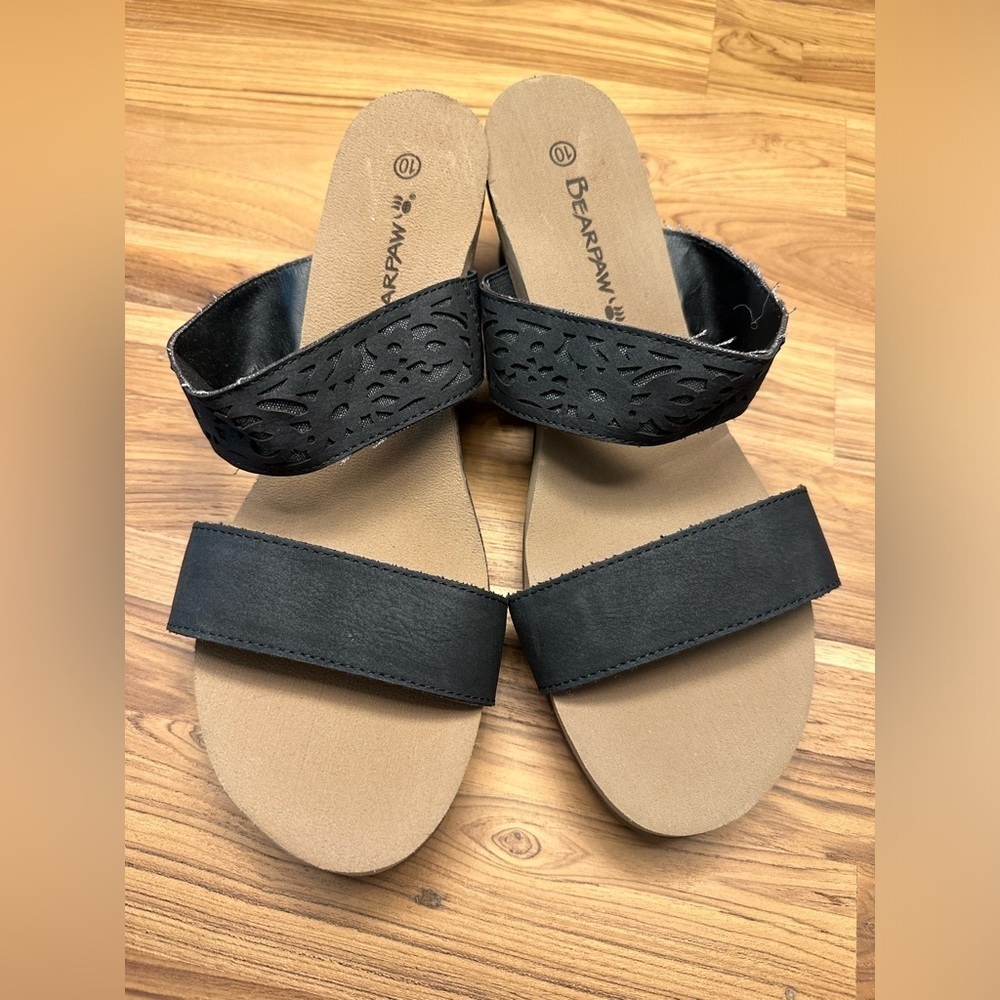 Bearpaw wedge slip on sandals women’s size 10 black